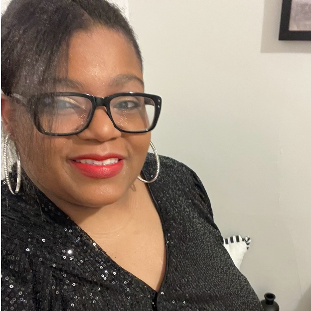 Meet your Posher, Tazia